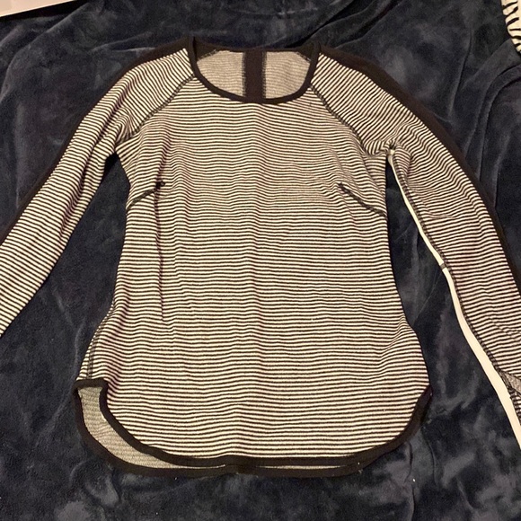 Lululemon long sleeve - Picture 1 of 2